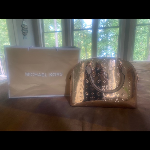 Michael Kors - Picture 2 of 5